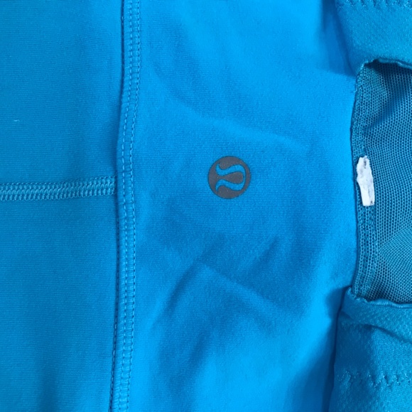 🤸‍♀️🌺LULULEMON WORKOUT SHIRT - Picture 2 of 2